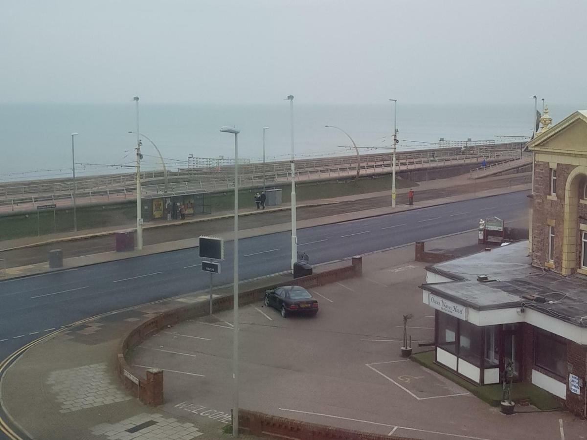 Pleasure Hotel By The Beach. Blackpool Bagian luar foto